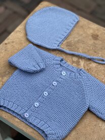 Breipatroon Marie, Max en Mil (cardigan, slofjes, muts) NL