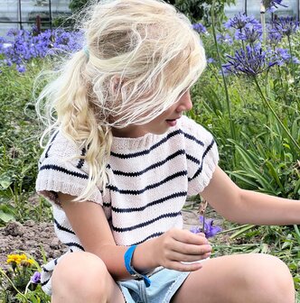 Breipatroontje Sophia marini&egrave;re met streepjes