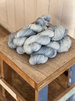Julija verft single merino Leonie