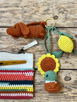 Haakpatroon Bag charm thema teckel