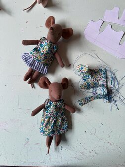 Boven de wolken 41: naaien voor de muisjes (papieren boekje)