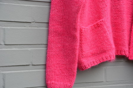 Breipatroontje voor trui met streepjes op de mouwen