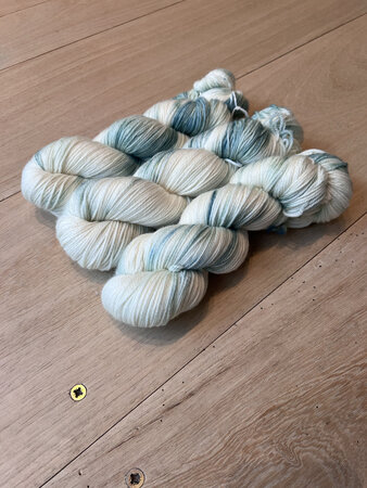 Julija verft single merino Leonie