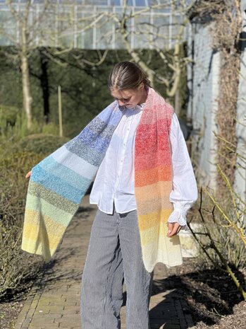 RESERVATIE Breipakket regenboog sjaal