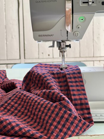 COTTON SEERSUCKER navy/bordeaux geruit - seersucker
