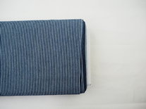 Donker blauw striped denim