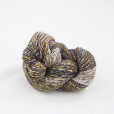 lazy lion sock yarn 010