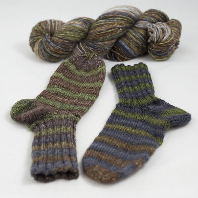 lazy lion sock yarn 010