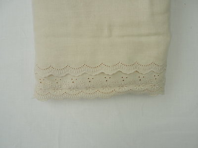 Broderie creme