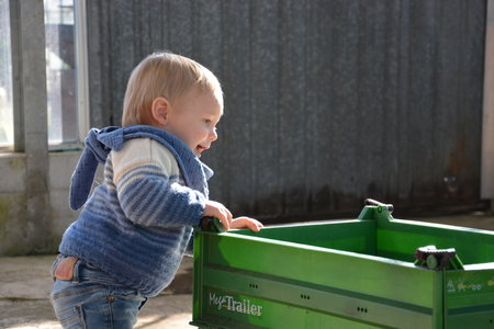 Breipakket trui in degradé streep blauw