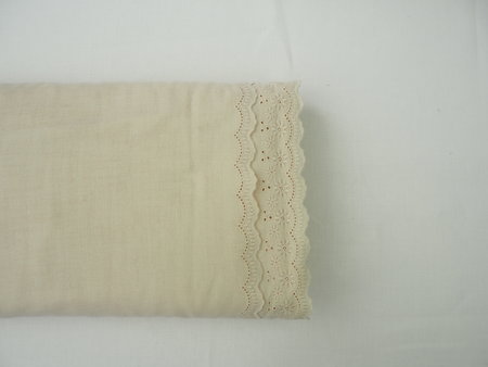 Broderie creme