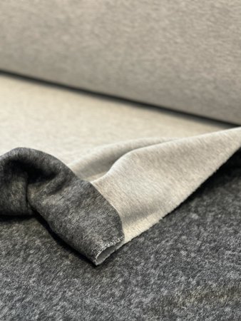 sweater licht grijs - donker grijze zachte achterkant