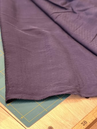donker blauwe viscose van Mind the maker