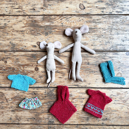 Patron tricot Pour grand-mère souris et le petit chaperon rouge