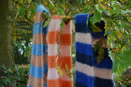 Breipakket voor sjaal in kid annell in roest/blauw